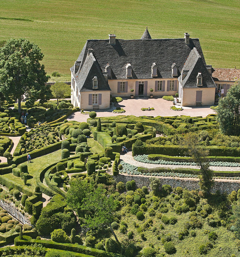 Vue aérienne des Jardins Suspendus de Marqueyssac en Dordogne