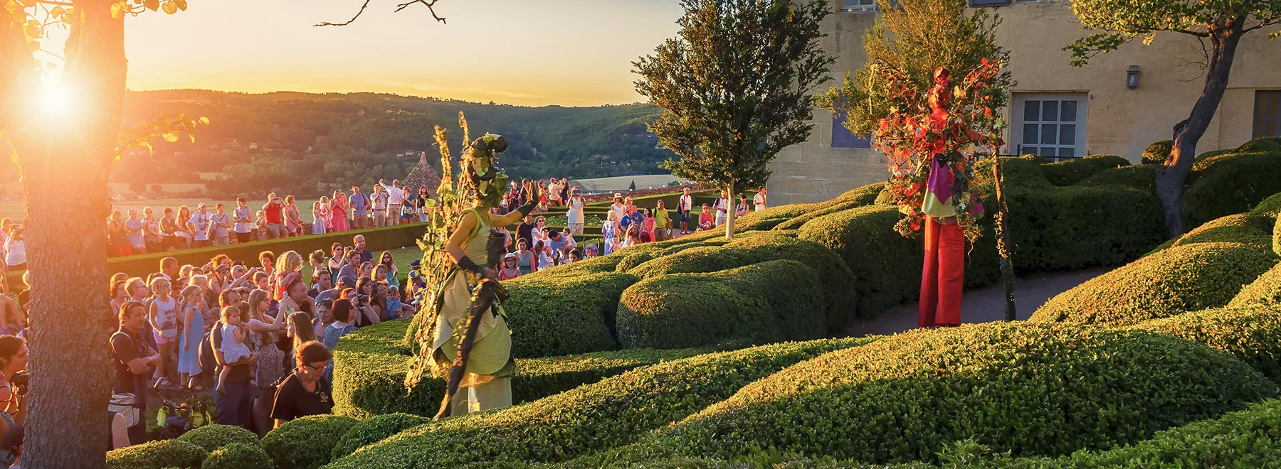 Calendrier des manifestations et des animations aux Jardins de Marqueyssac. Marqueyssac aux Chandelles, fête des Jardins, Chasse aux oeufs...